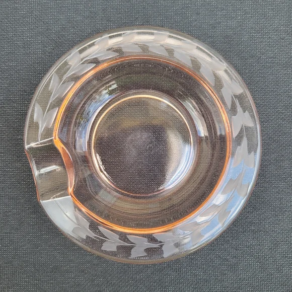 Vintage Pink Ashtray ~ Trinket Dish ~ Depression Glass? ~ Pretty! - Picture 3 of 16